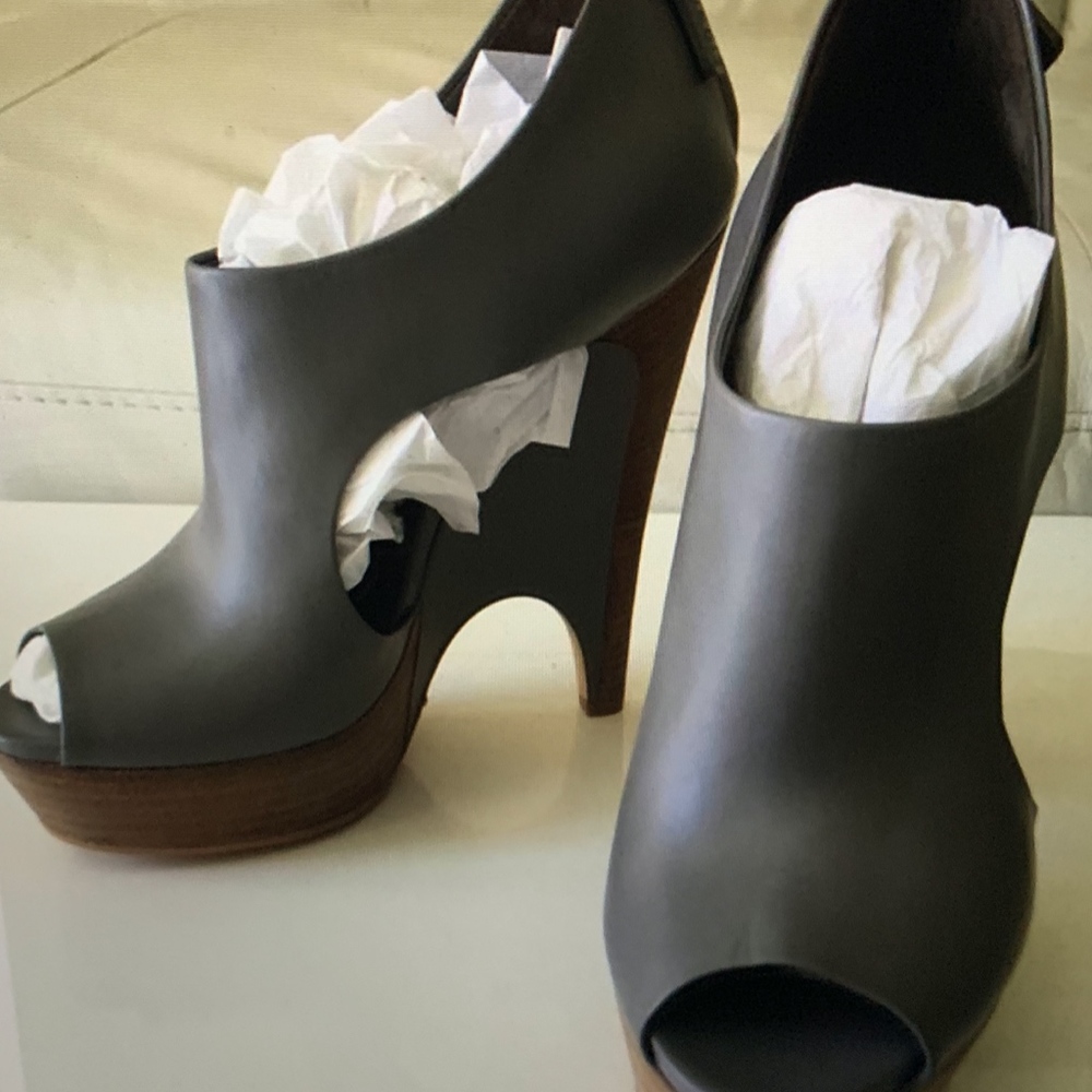 Gucci  Runway Wedges - Picture 4 of 4